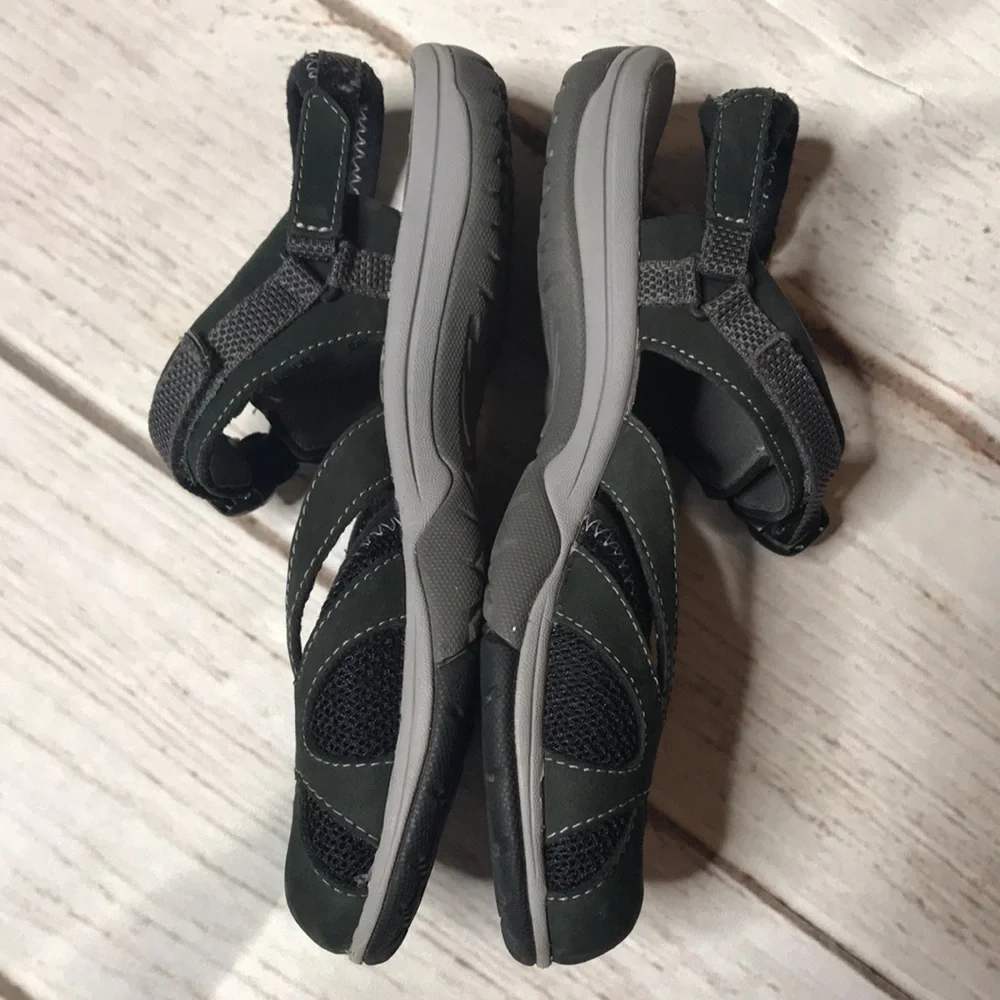 Merrell Azura Black Closed Toe Slingback Water Shoes Sandals Woman’s Size 7 - Picture 2 of 14